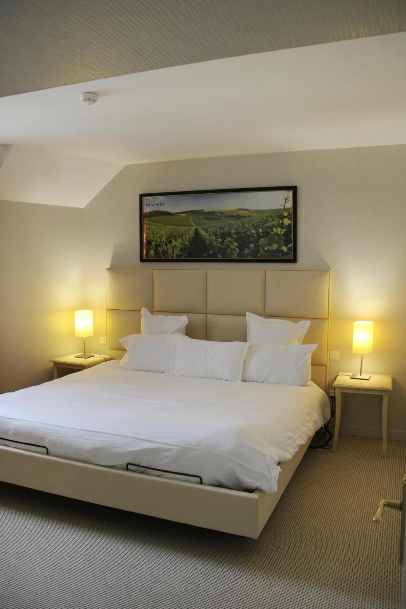 Auberge Du Lac, Sure Hotel Collection By Best Western Mesnil-Saint-Père Kültér fotó