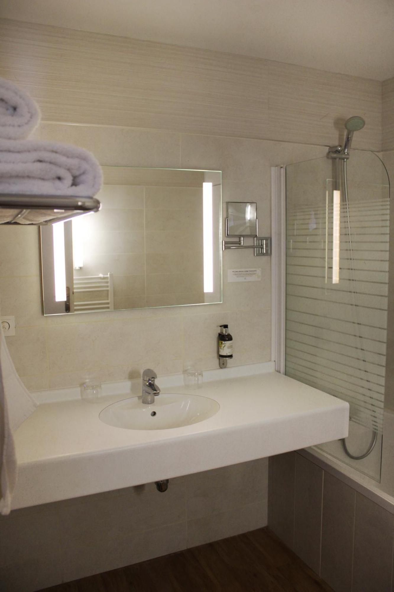 Auberge Du Lac, Sure Hotel Collection By Best Western Mesnil-Saint-Père Kültér fotó